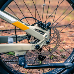 Eunorau SPECTER-S 3.0 / Hunter X9 rear wheel and disc brake close-up