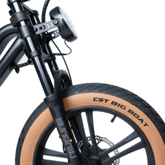 Eunorau Flash Lite ST 1.0 front suspension and tire close-up
