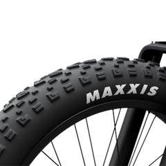 Himiway D5 2.0 Camo close-up showing Maxxis fat tire tread