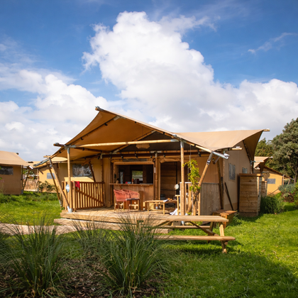 YALA Dreamer 40 luxury canvas lodge, full exterior view of the canvas and timber structure