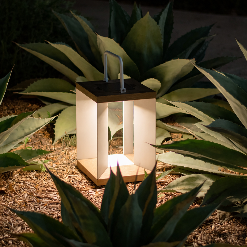 Les Jardins Classic Blade Solar Outdoor LED Lantern