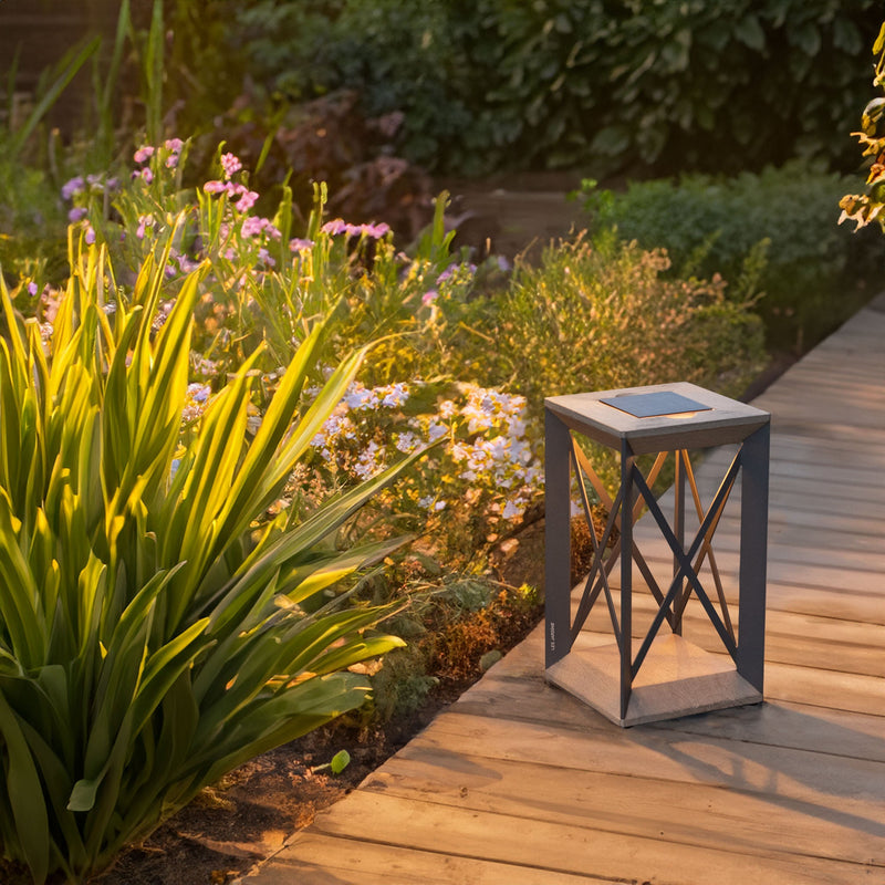 Les Jardins – SOHO Solar Outdoor LED Lantern  LJ-SOHO